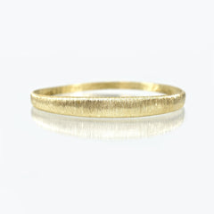 Martina Hamilton 6.5cm - Small Croí Sliogán | 9ct Solid Gold Bangle