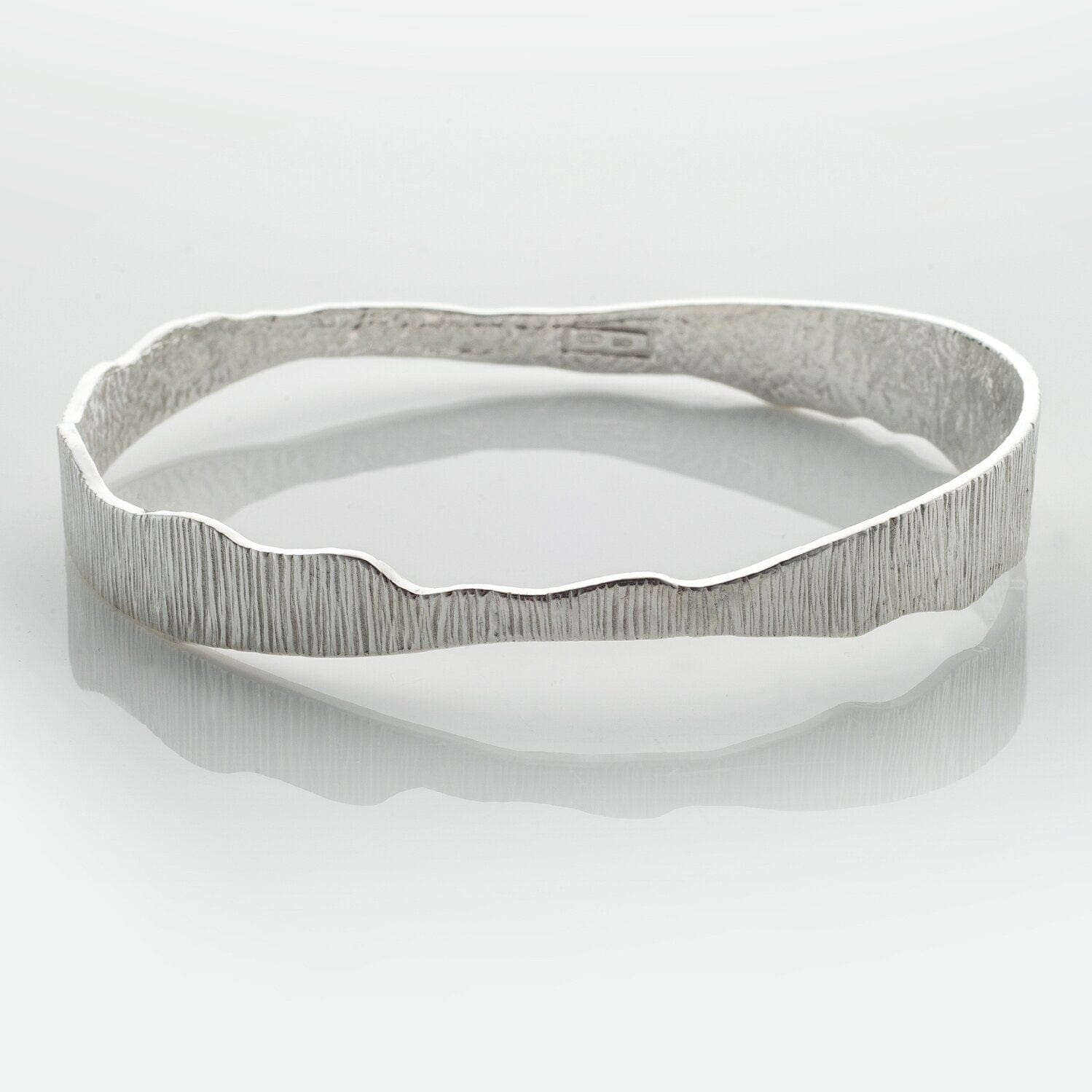 Martina Hamilton 6.5cm - Small Shell | Sterling Silver Bangle