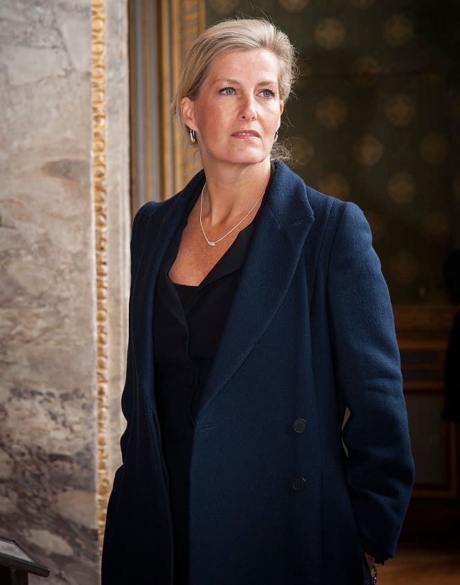 Martina Hamilton Croí Sliogán | 9ct Solid Gold Trumpet Drop Earrings Small