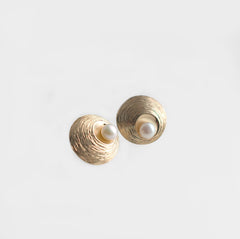 Martina Hamilton Oyster Pearl | 9ct Solid Gold and Pearl Stud Earrings Small