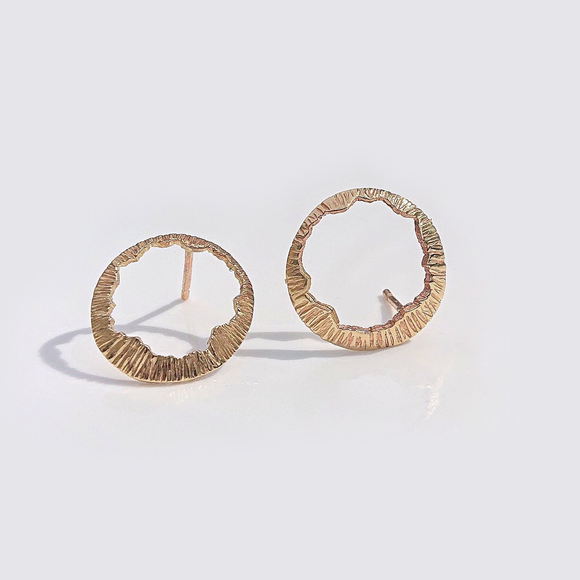 Martina Hamilton Shell | 9ct Solid Gold Stud Earrings Petite