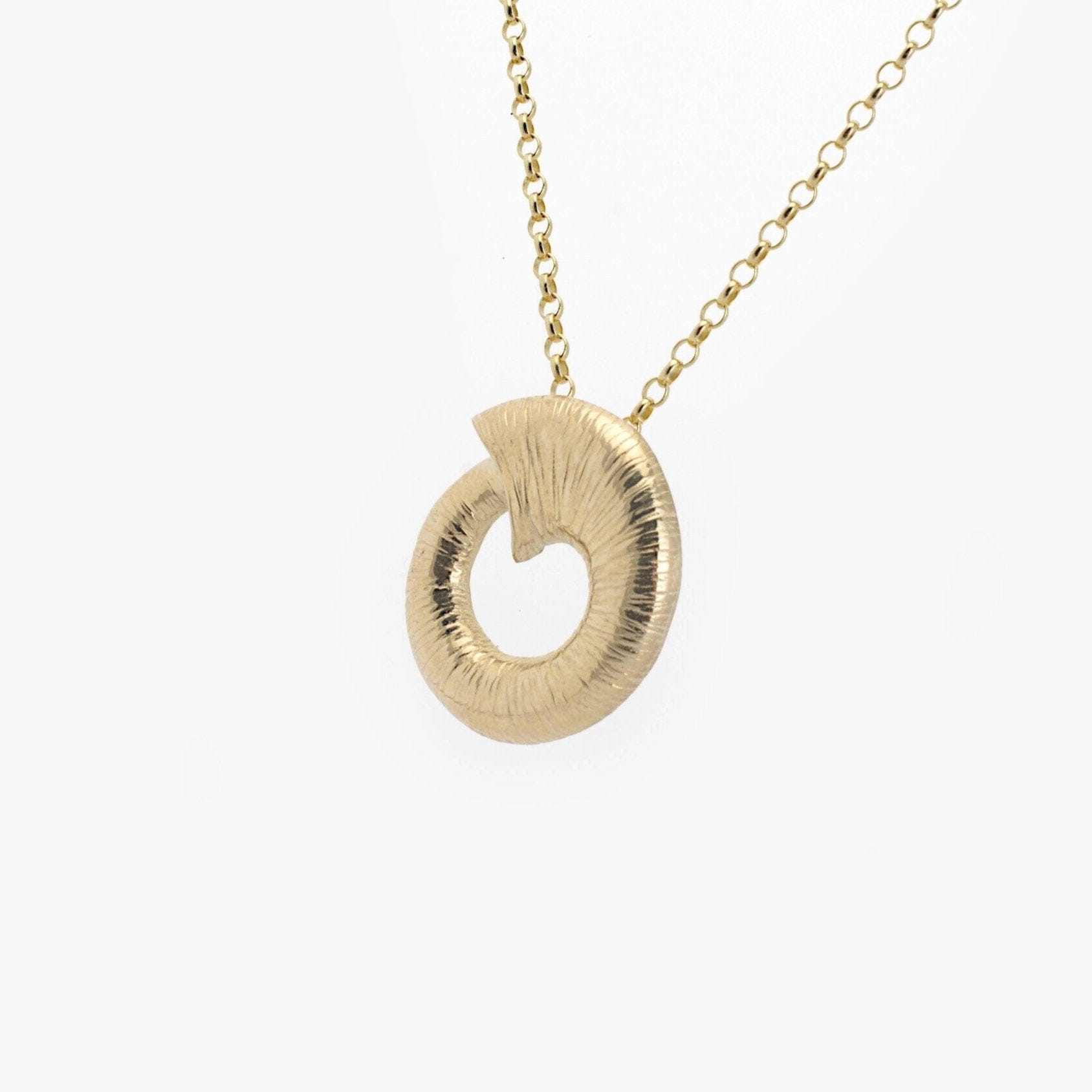 Martina Hamilton Croí Sliogán | 9ct Solid Gold Pendant Large