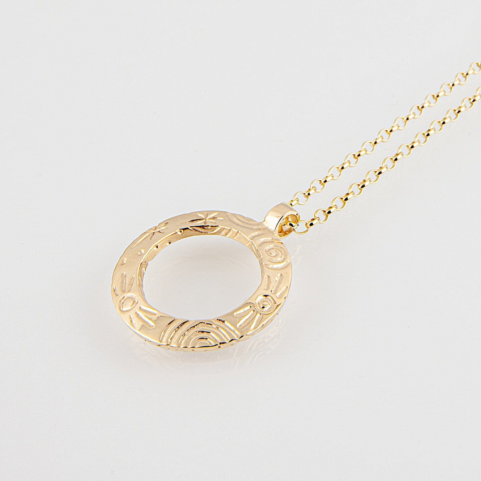 Martina Hamilton Heaven | 9ct Solid Gold Circle Pendant Medium