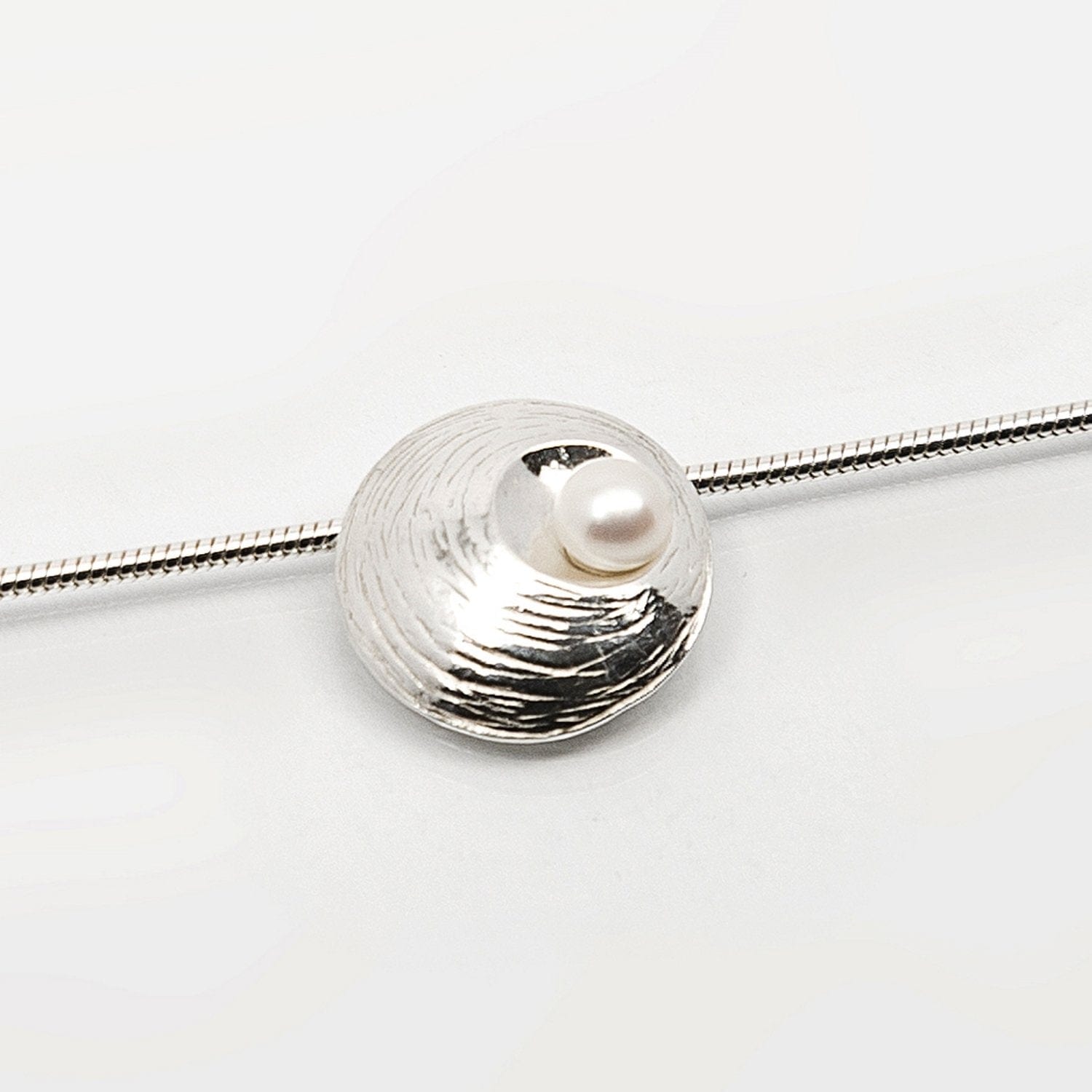 Martina Hamilton Oyster Pearl | Sterling Silver and Pearl Pendant Medium