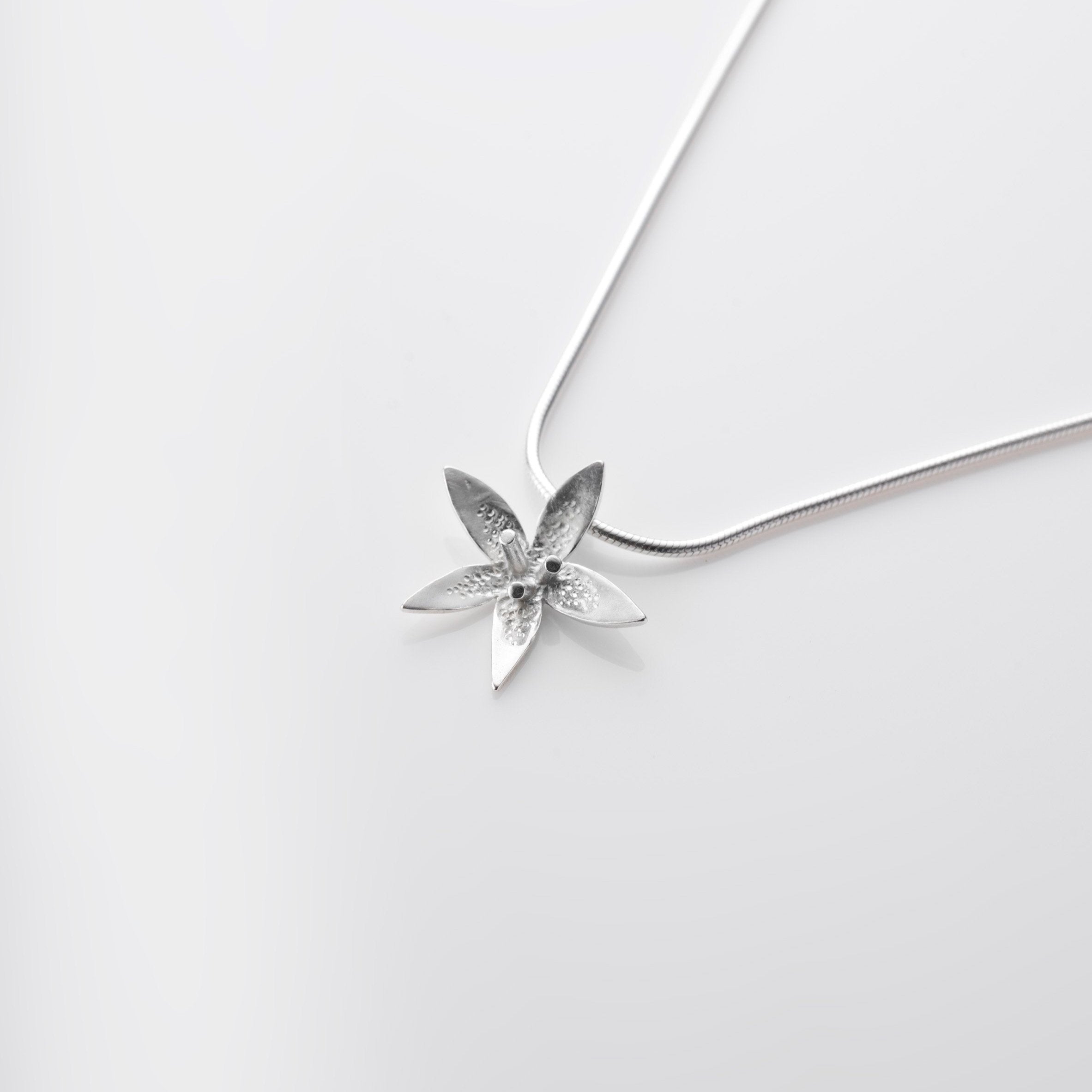 Martina Hamilton Star Flower | Sterling Silver Pendant Small