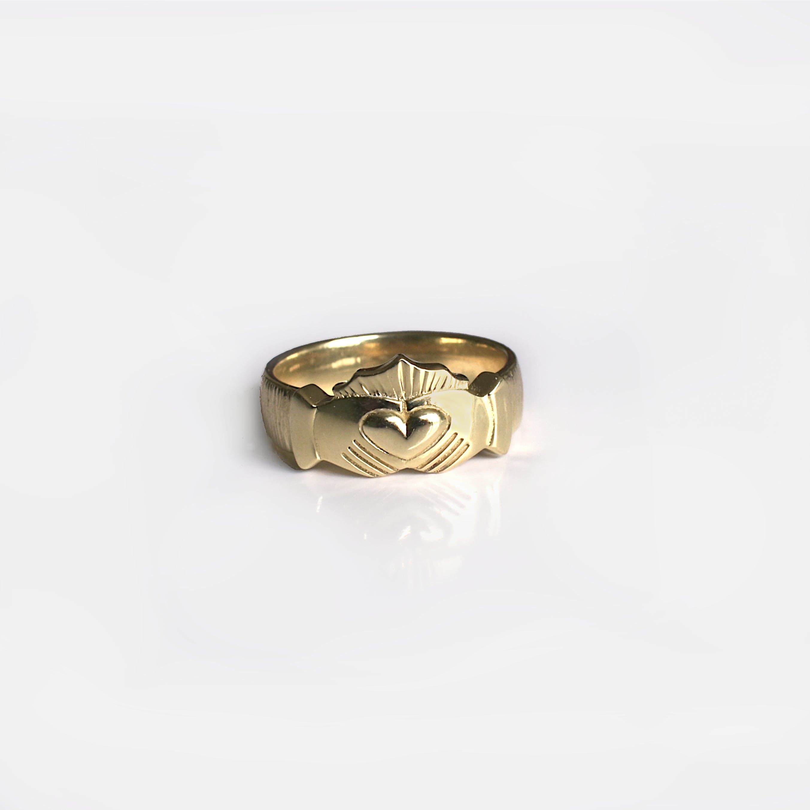Martina Hamilton Ériu | Claddagh Solid Gold Ring
