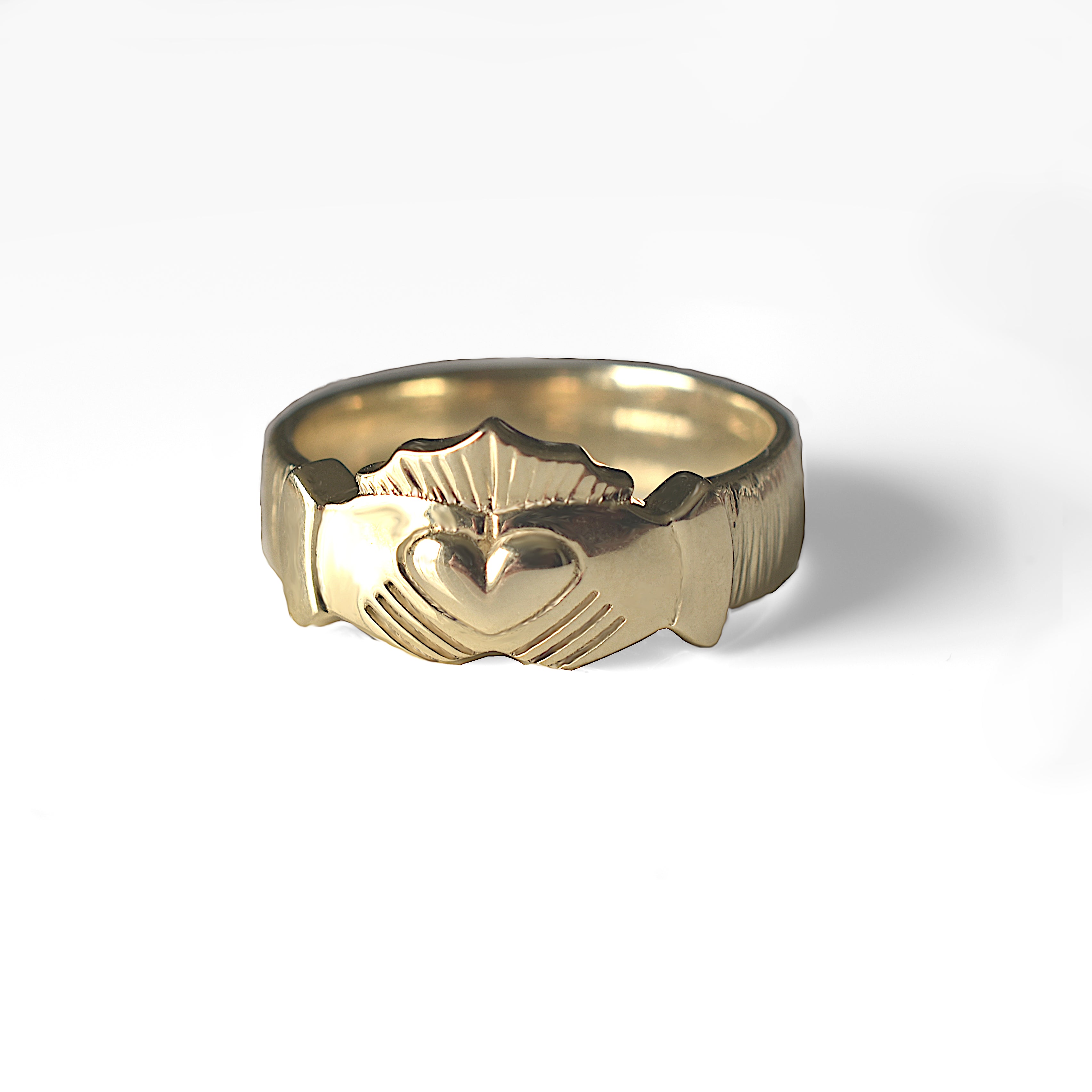 Ériu | Claddagh Solid Gold Ring by Martina Hamilton | Award-winning Irish jewellery designer from Sligo