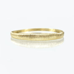 Croí Sliogán | 9ct Solid Gold Bangle