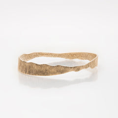 Martina Hamilton 6.5cm Small Shell | 9ct Solid Gold Bangle