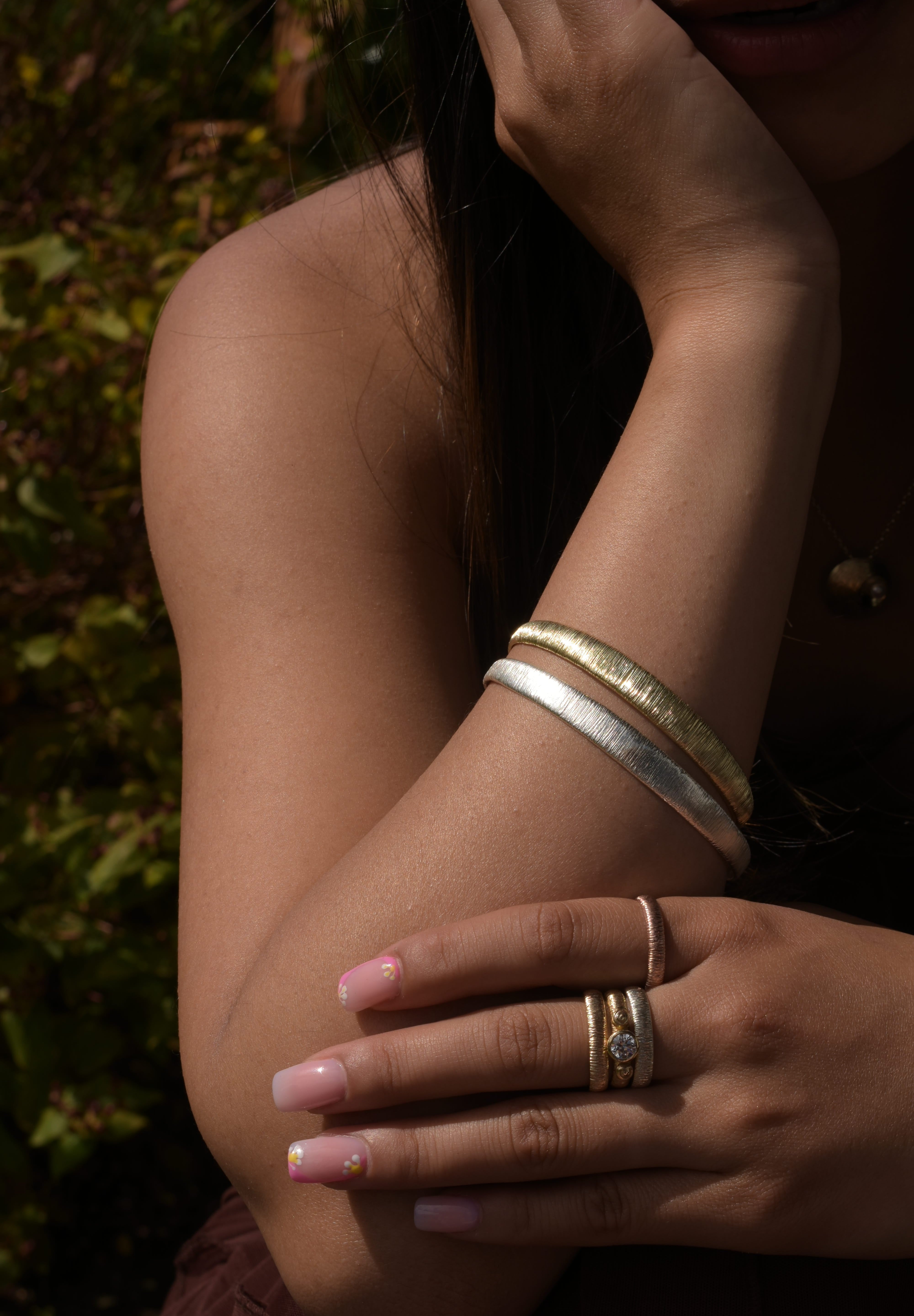 Martina Hamilton Croí Sliogán | Sterling Silver Bangle
