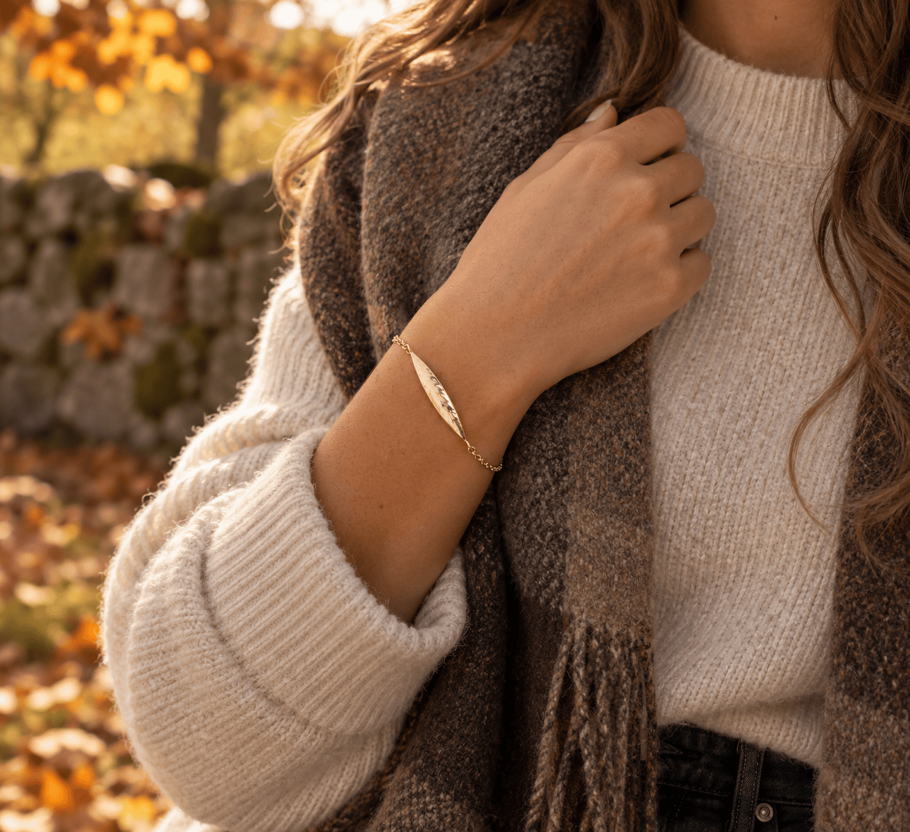 Martina Hamilton Fiadh | 9ct Solid Gold Leaf Bracelet