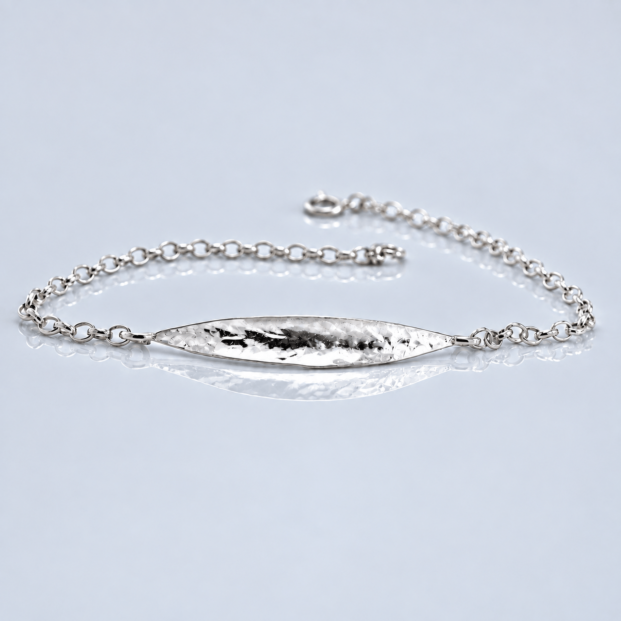 Martina Hamilton Fiadh | Sterling Silver Leaf Bracelet