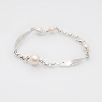 Martina Hamilton Leaf | Sterling Silver and Pearl Bracelet