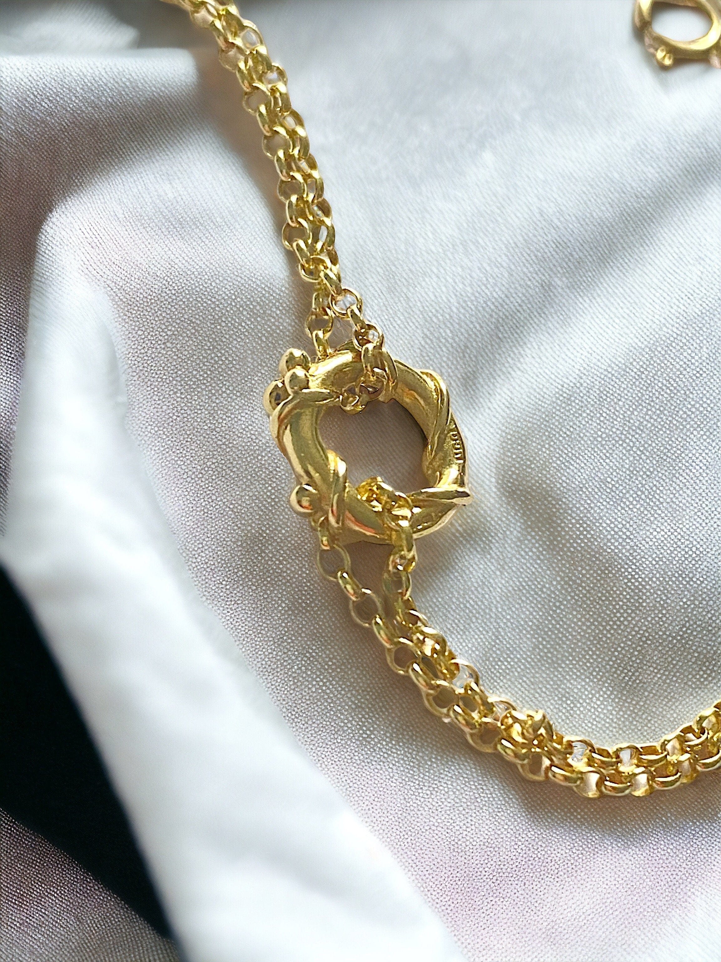 Martina Hamilton Nebula | 9ct Solid Gold Circle Bracelet Petite