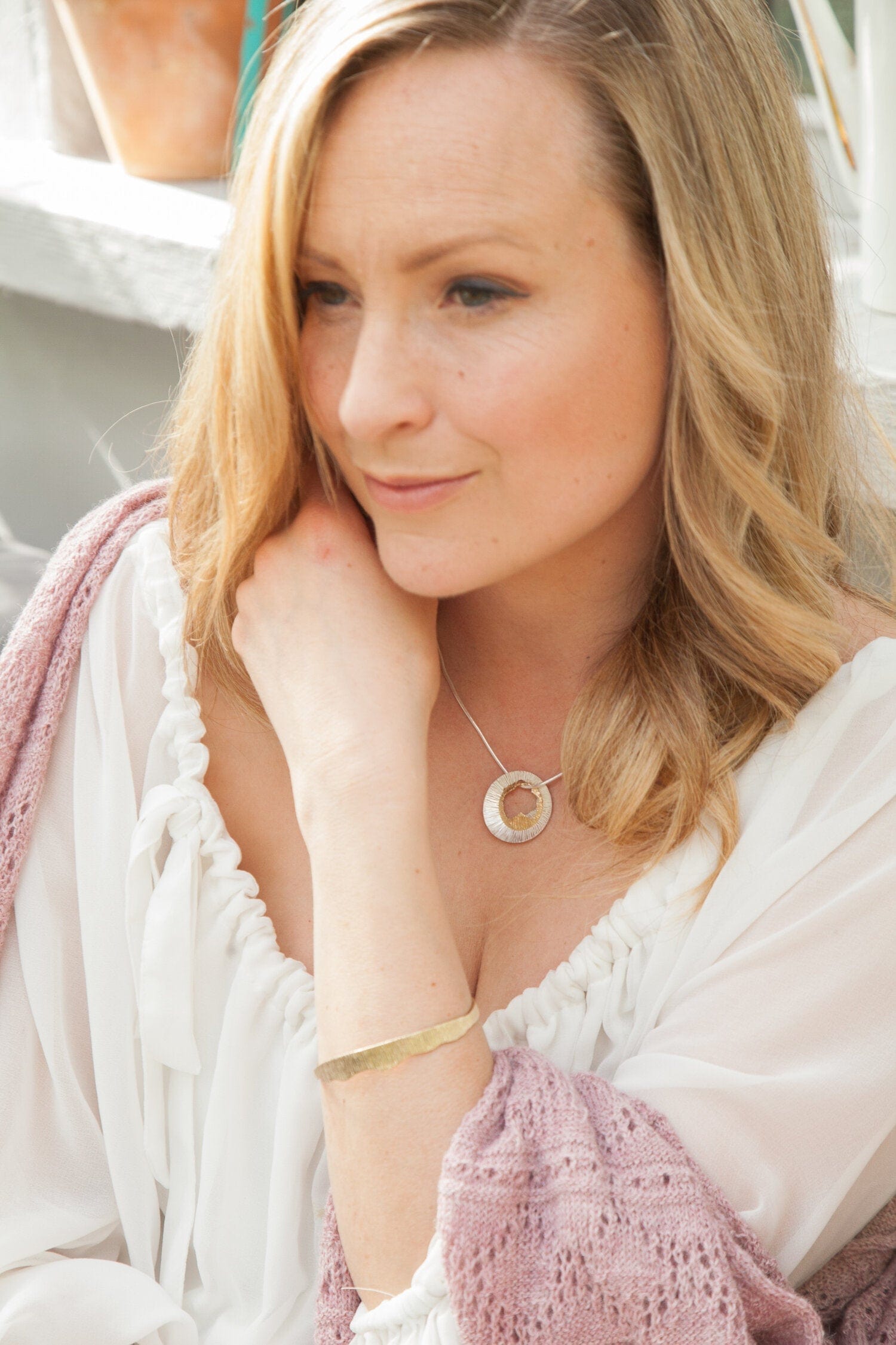 Martina Hamilton Shell | 9ct Solid Gold Bangle