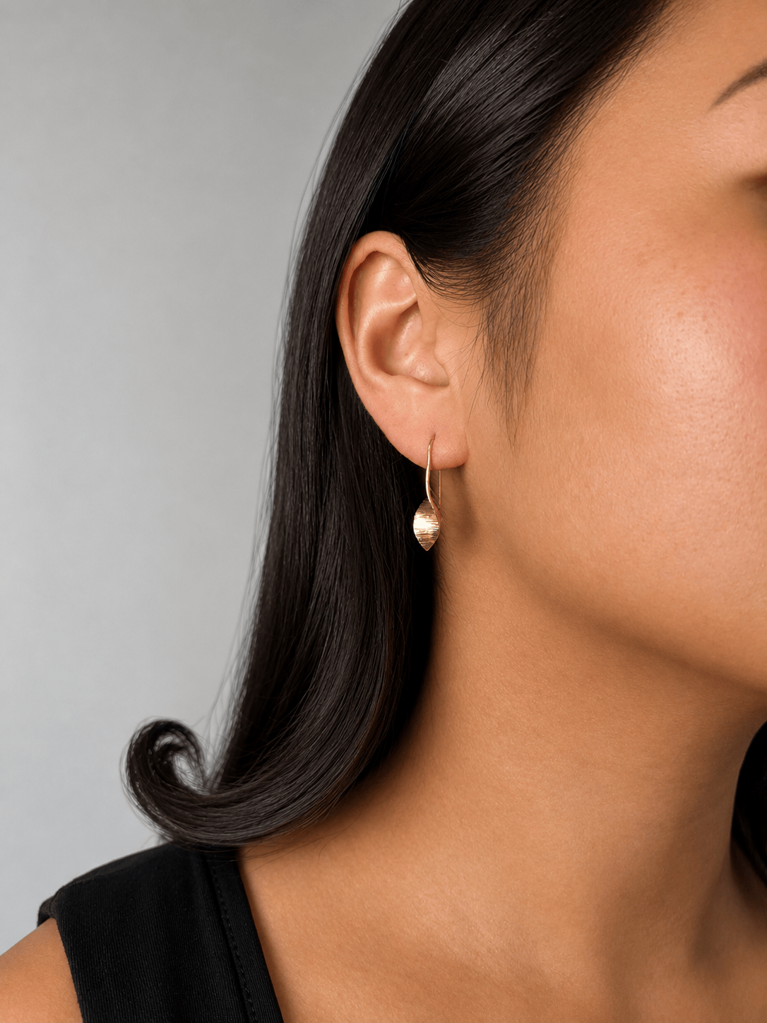 Martina Hamilton Bean Rí | 9ct Solid Gold Drop Earrings Medium