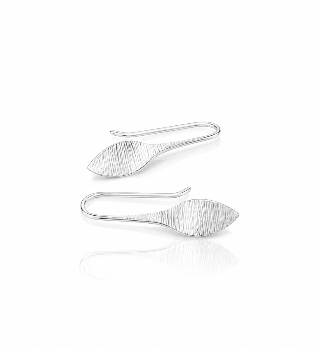 Martina Hamilton Bean Rí | Sterling Silver Drop Earrings Medium