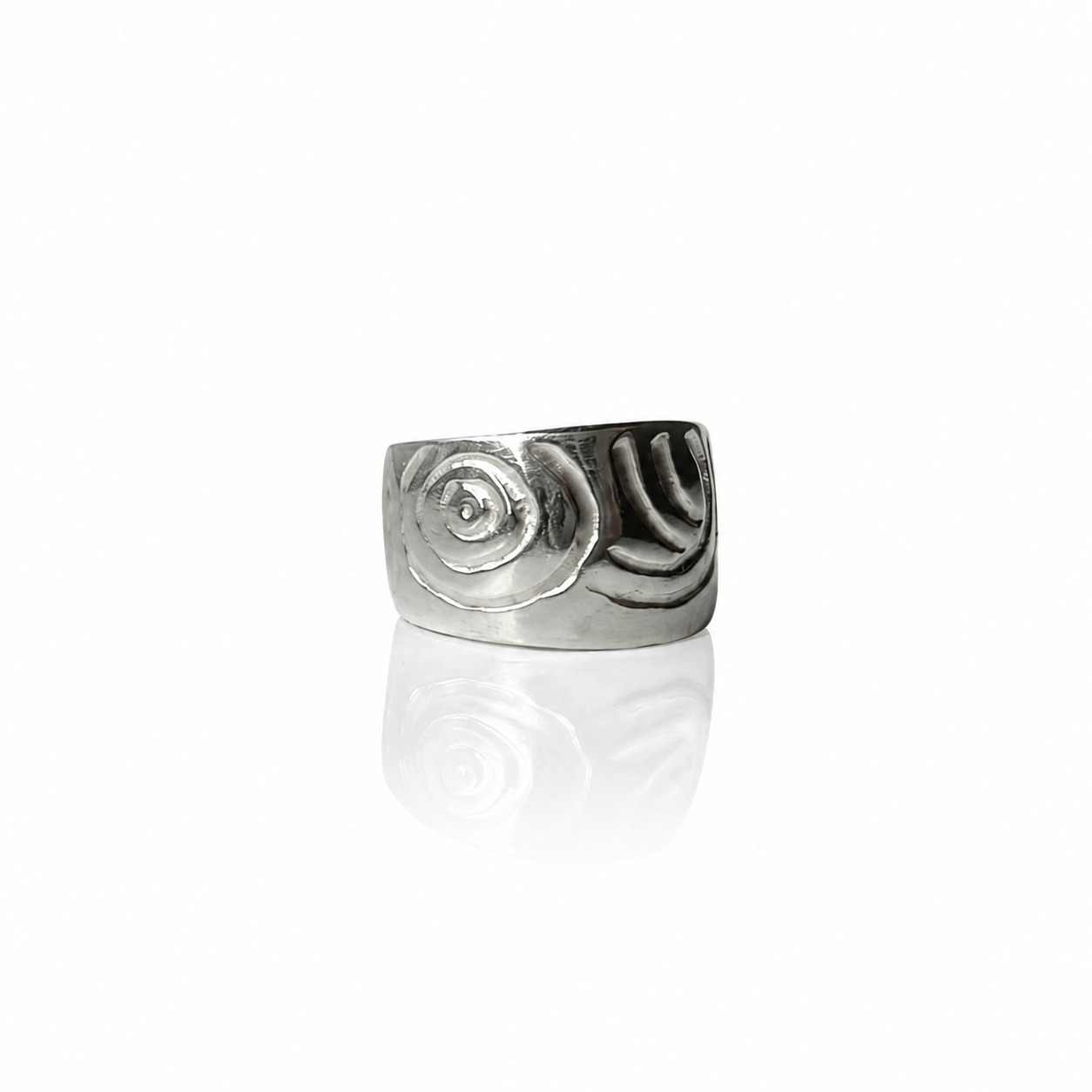 Martina Hamilton Carrowmore | Sterling Silver Earring Cuff Small