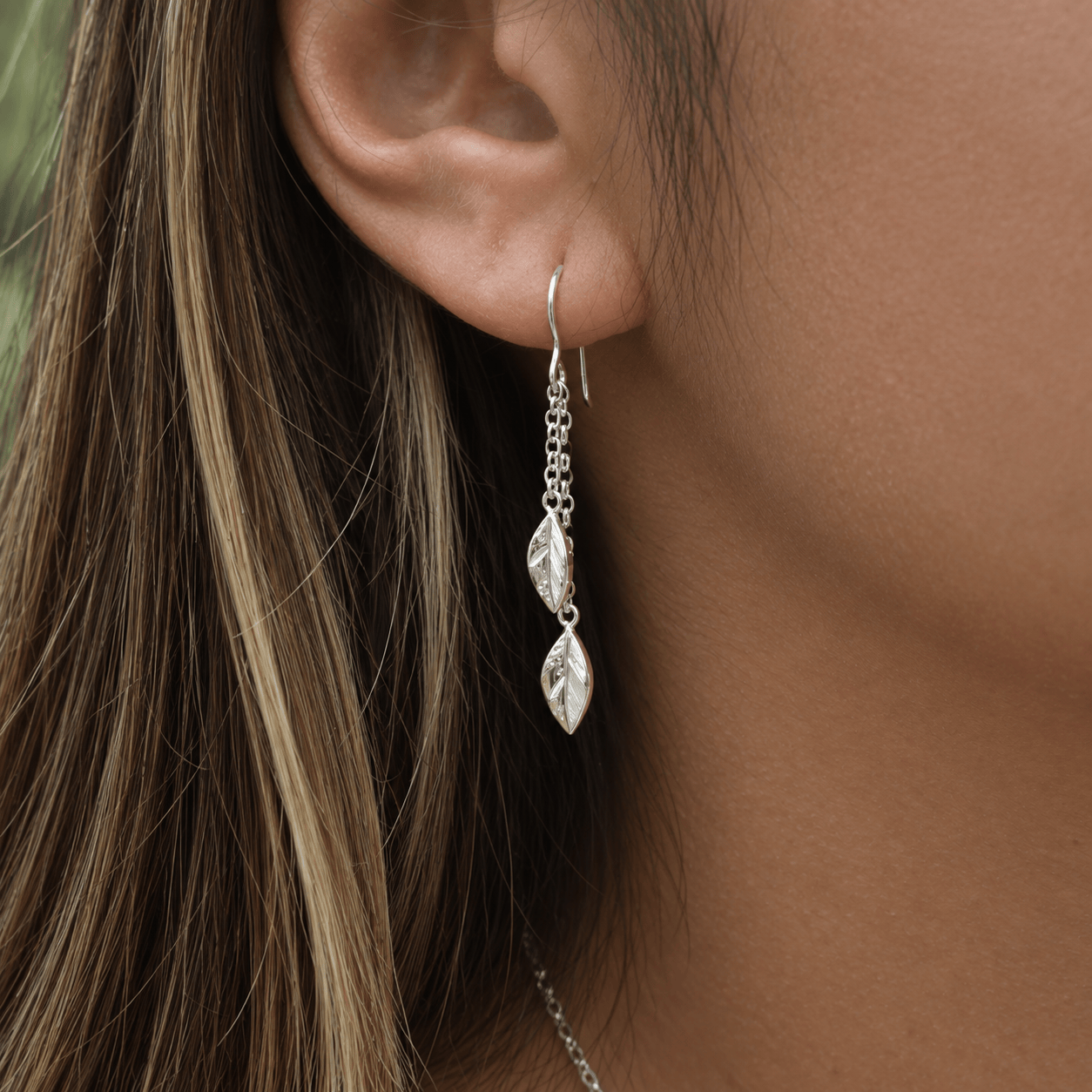 Martina Hamilton Fiadh | Sterling Silver Double Leaf Chain Drop Earrings