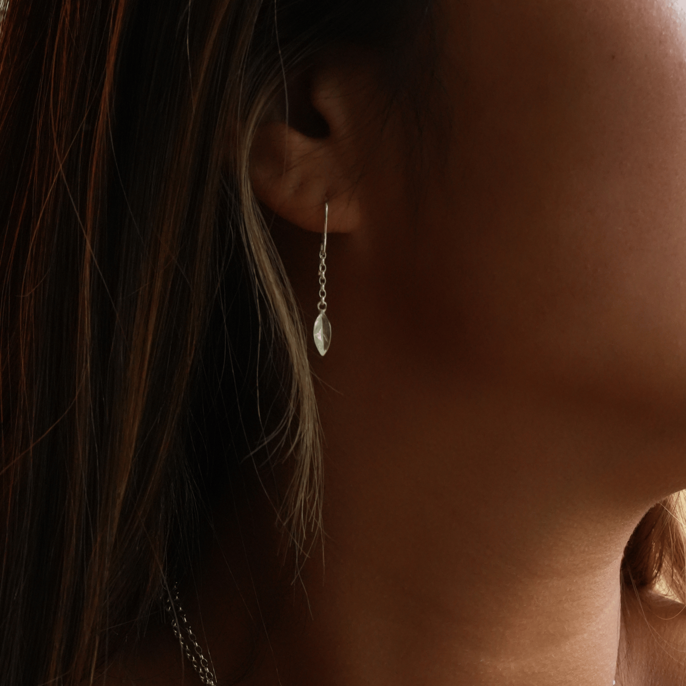 Martina Hamilton Fiadh | Sterling Silver Leaf Chain Drop Earrings