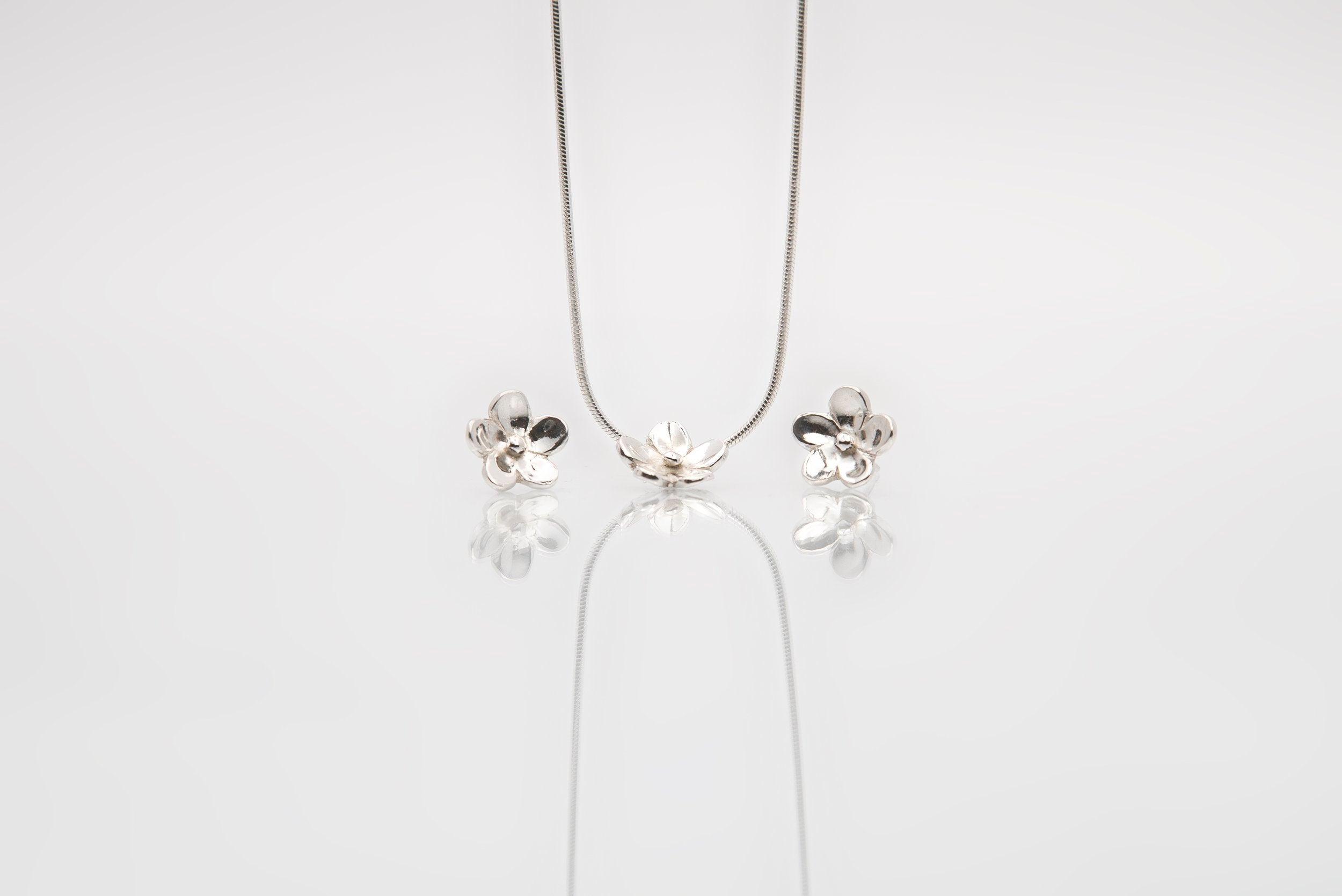 Martina Hamilton Forget Me Not | Sterling Silver Stud Earrings Medium