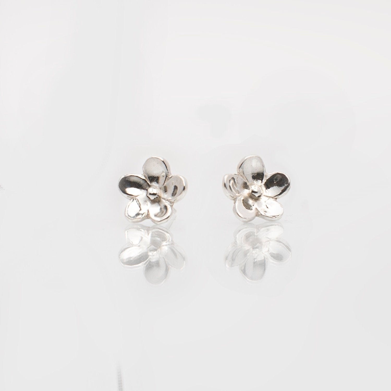 Martina Hamilton Forget Me Not | Sterling Silver Stud Earrings Medium