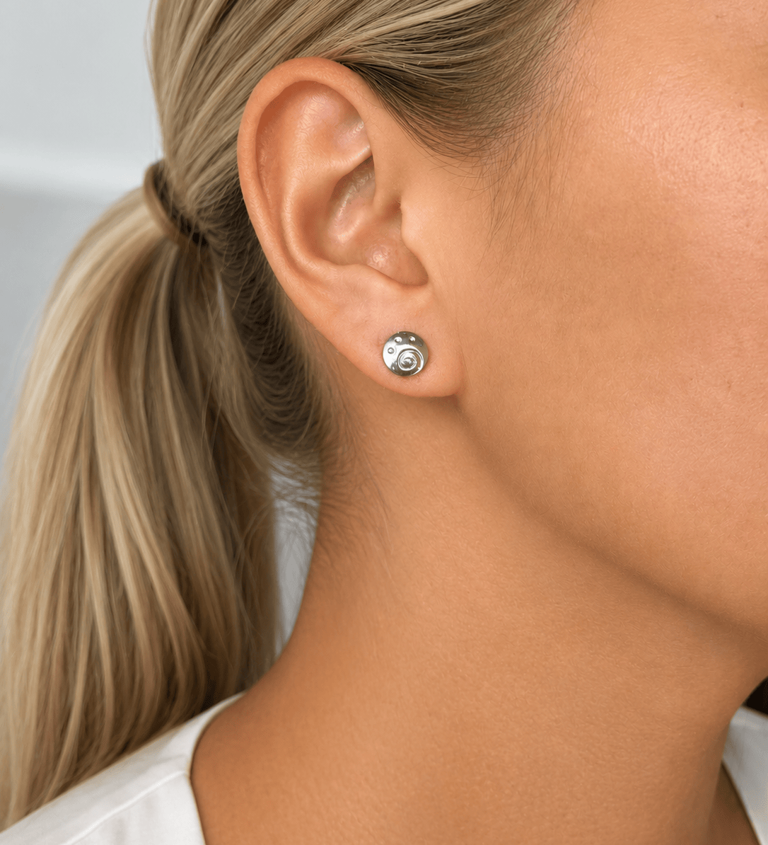 Martina Hamilton Heaven | Sterling Silver Circle Stud Earrings Petite