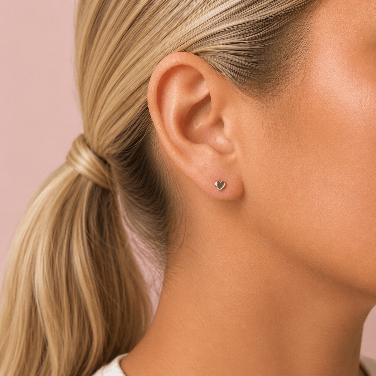Martina Hamilton Heaven | Sterling Silver Heart Stud Earrings Petite