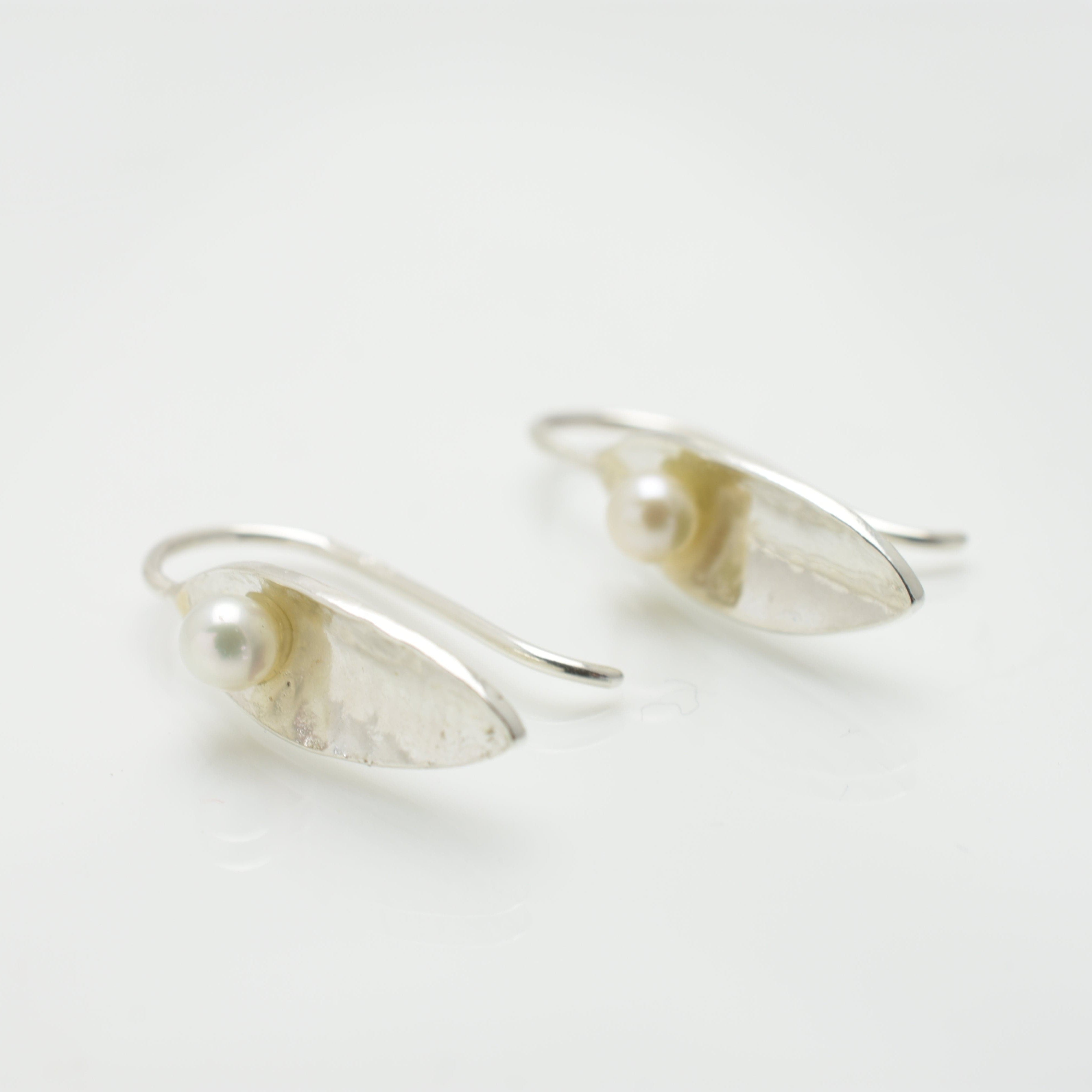 Martina Hamilton Leaf | Sterling Silver and Pearl Drop Earrings Medium