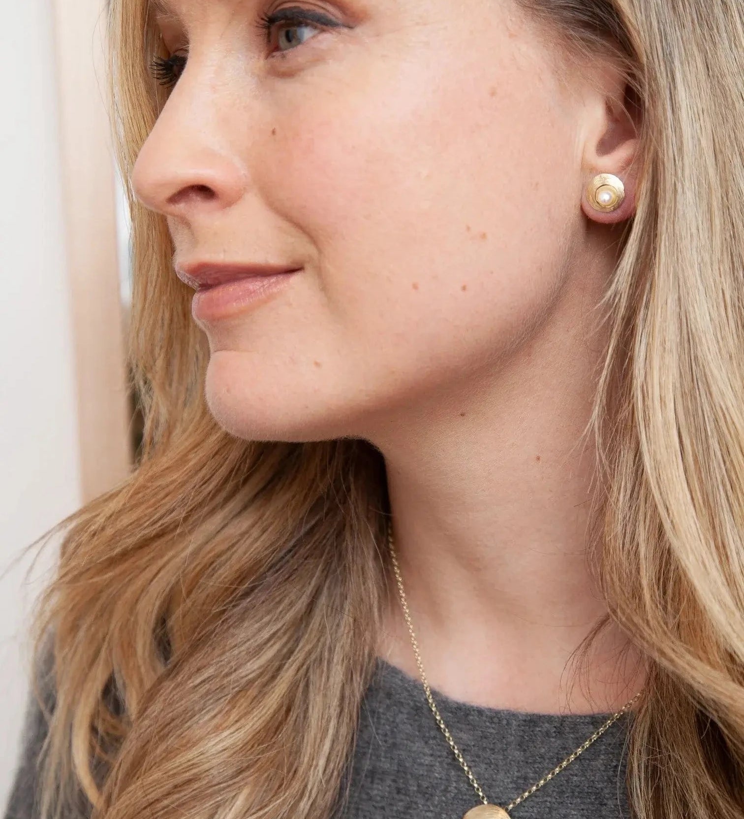 Oyster Pearl 9ct Solid Gold and Pearl Stud Earrings Small by