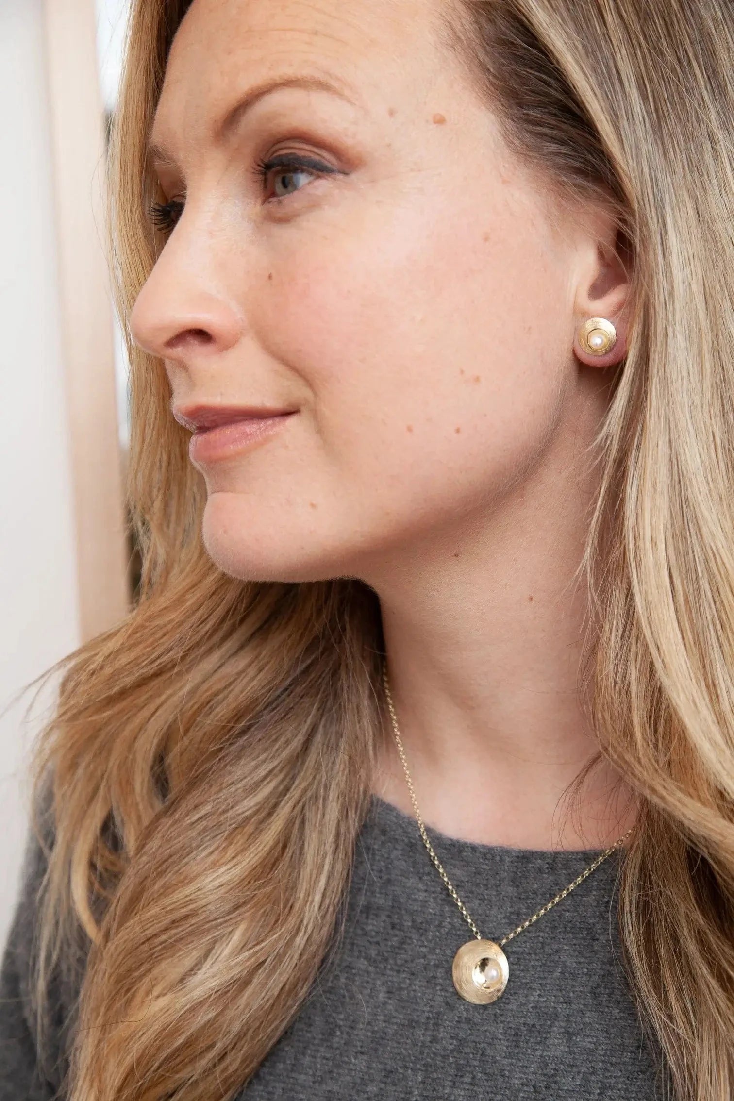 Martina Hamilton Oyster Pearl | 9ct Solid Gold and Pearl Stud Earrings Small