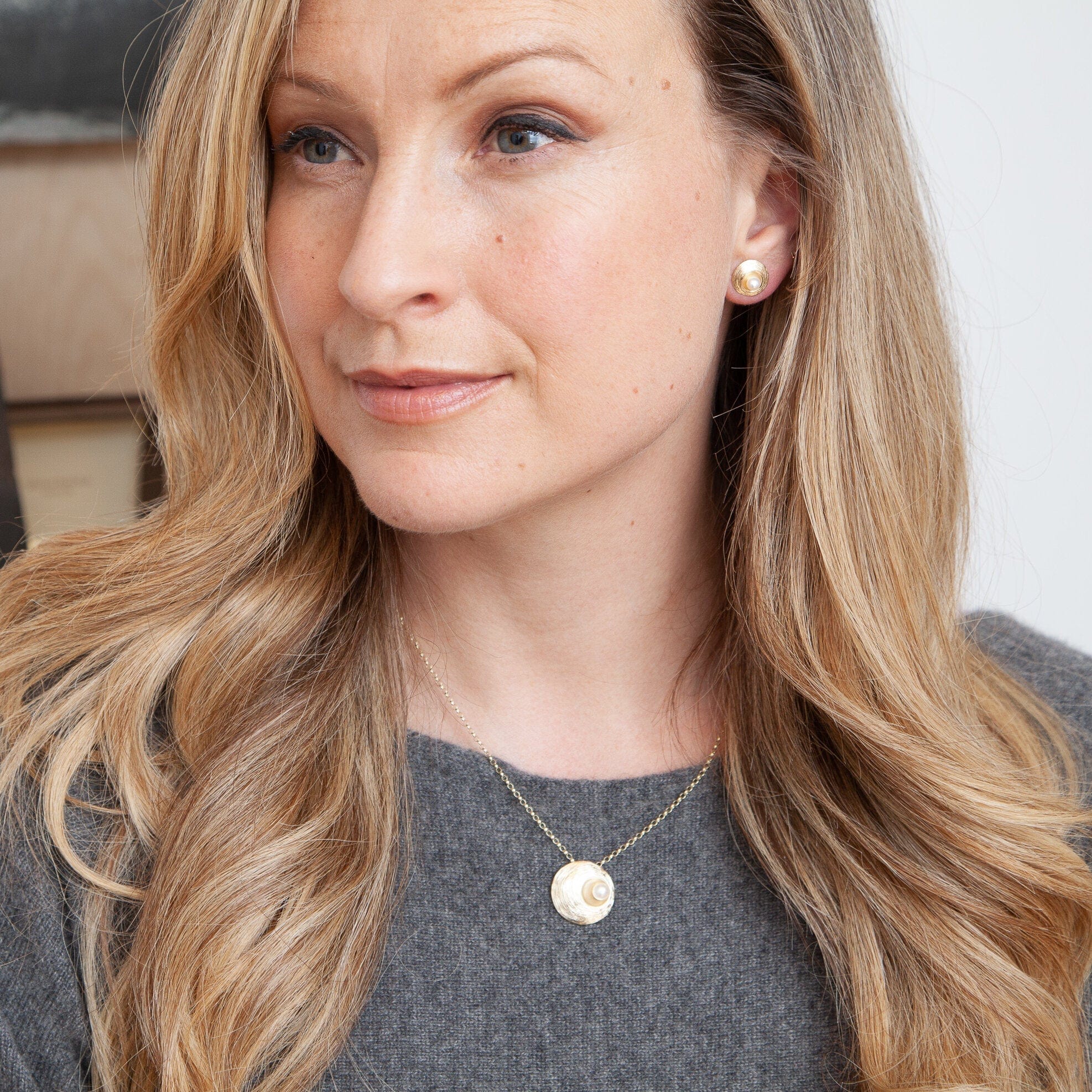 Martina Hamilton Oyster Pearl | 9ct Solid Gold and Pearl Stud Earrings Small