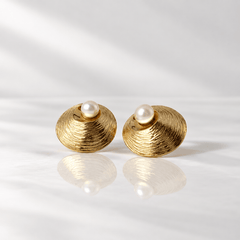 Martina Hamilton Oyster Pearl | 9ct Solid Gold and Pearl Stud Earrings Small