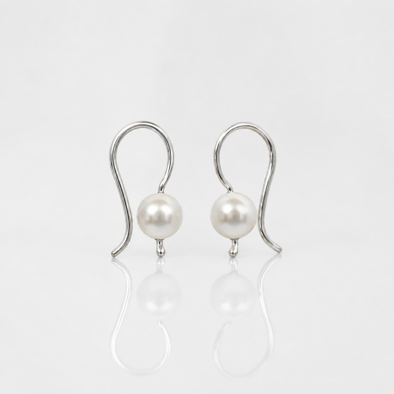 Martina Hamilton Pearl | Drop Earrings