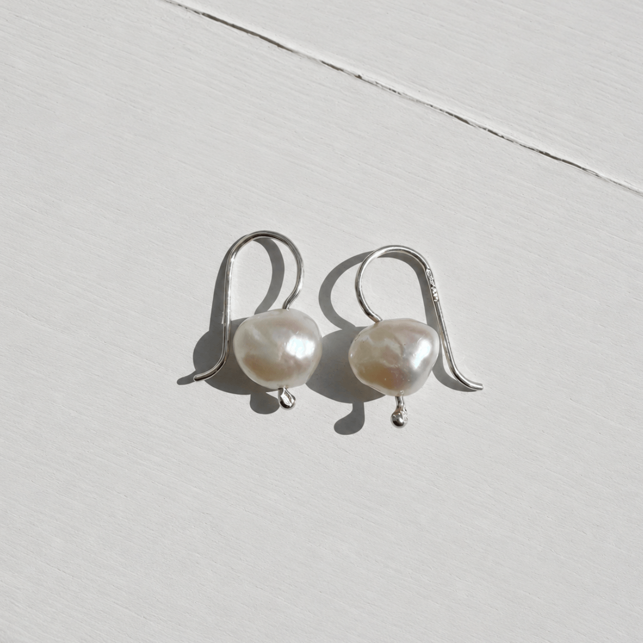 Martina Hamilton Pearl | Drop Earrings Small
