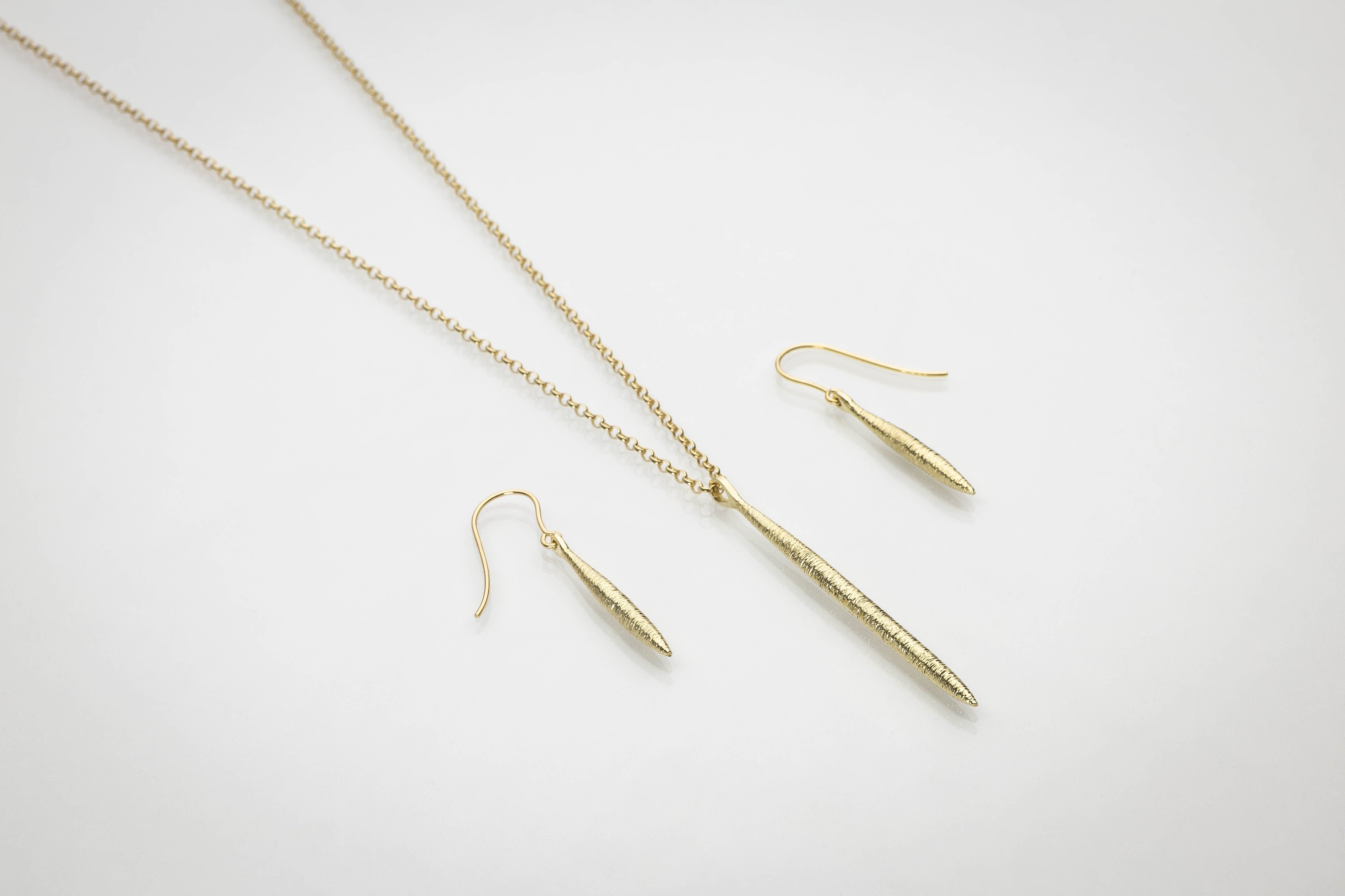 Martina Hamilton Síoda | 9ct Solid Gold Drop Earrings Small