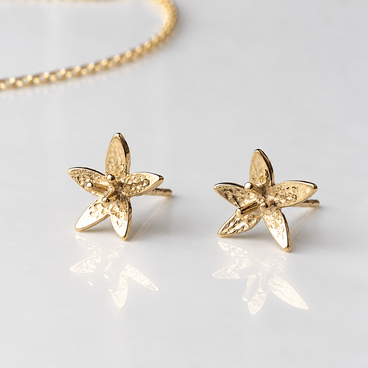 Martina Hamilton Star Flower | 9ct Solid Gold Stud Earrings Petite