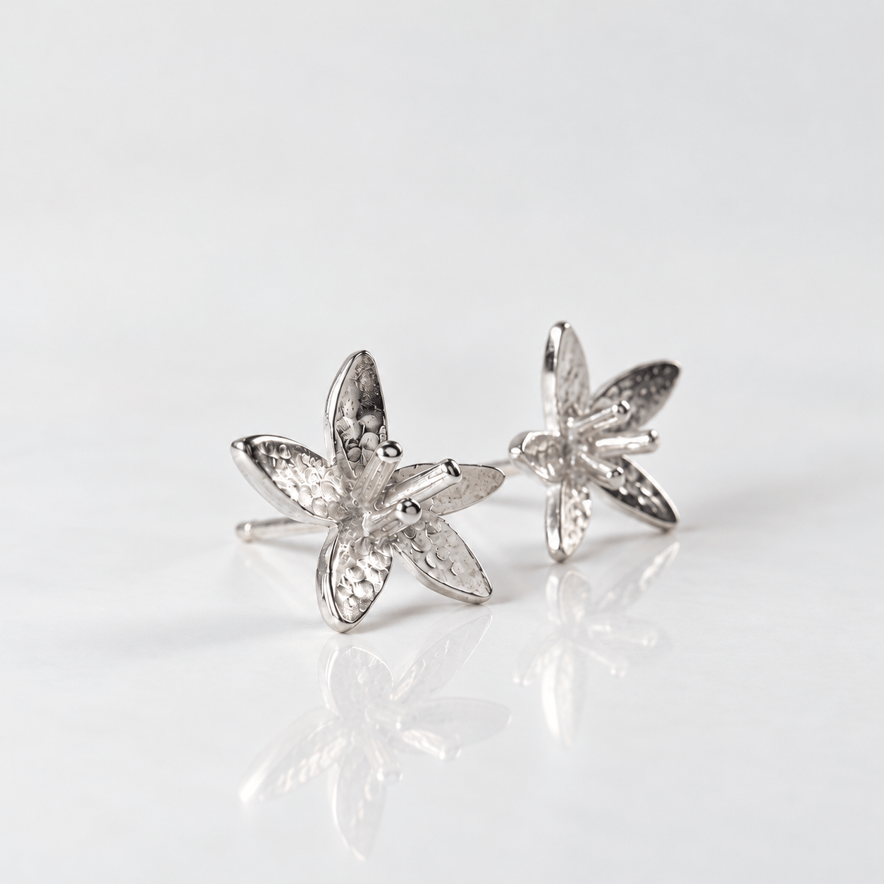 Martina Hamilton Star Flower | Sterling Silver Stud Earrings Petite