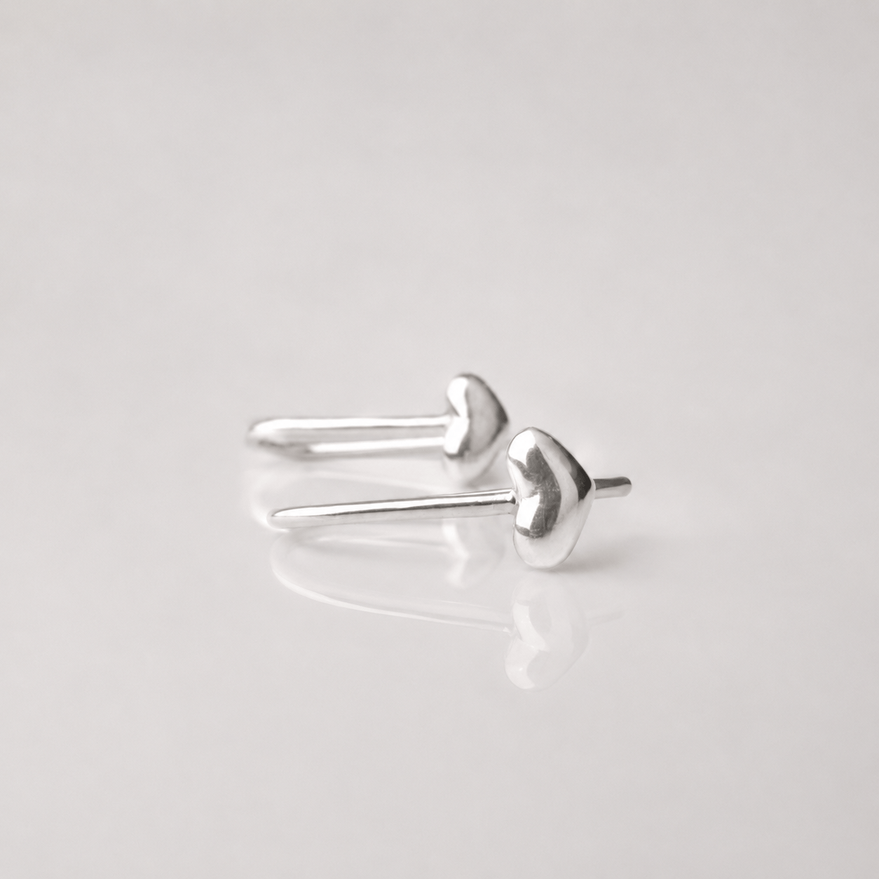 Martina Hamilton Ériu | Heart Silver Drop Earring Short