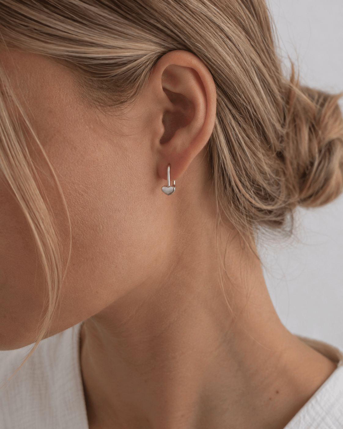 Martina Hamilton Ériu | Heart Silver Drop Earring Short