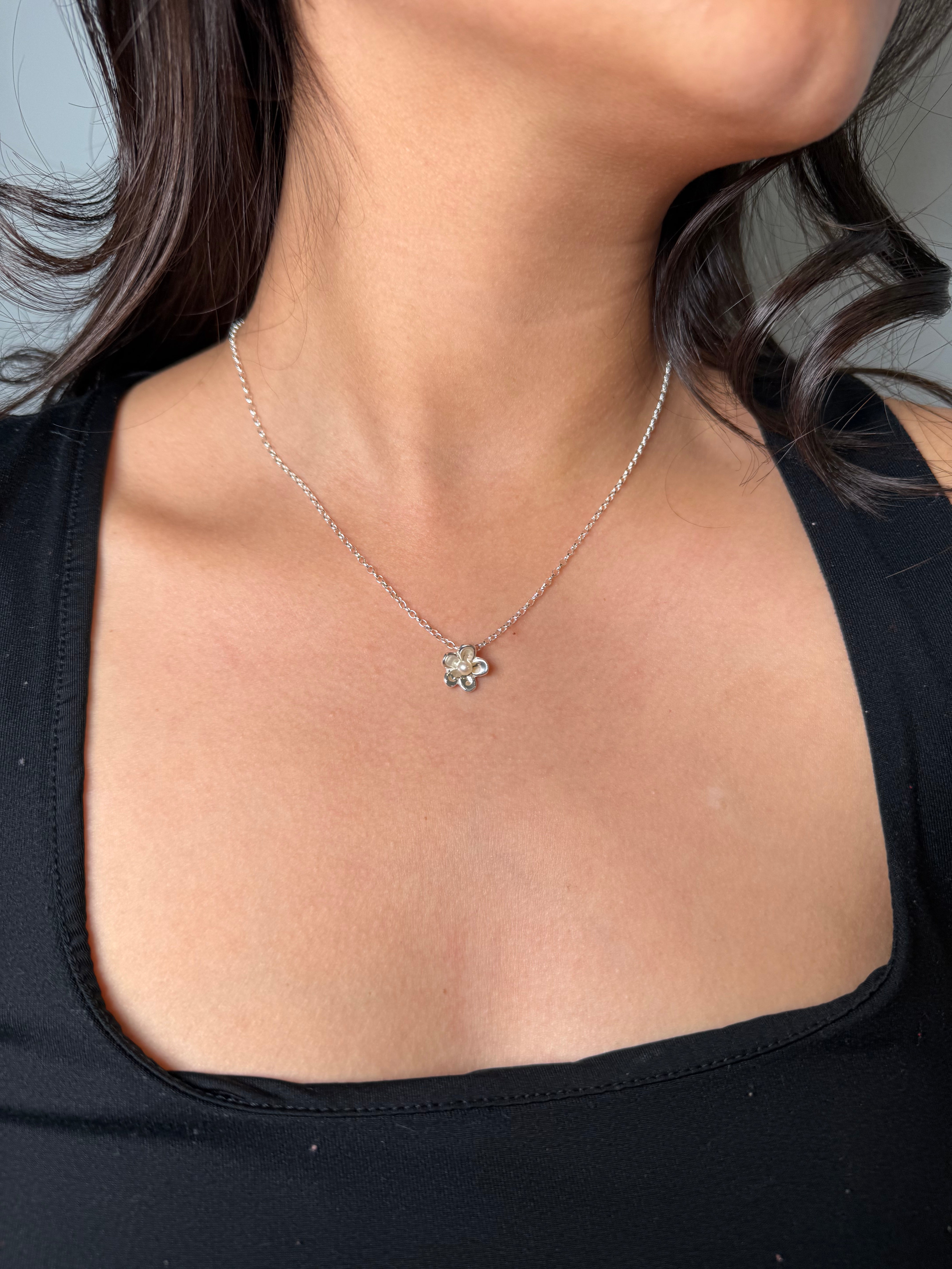 Martina Hamilton 2 Bell Chain Forget Me Not | Sterling Silver and Pearl Pendant Medium