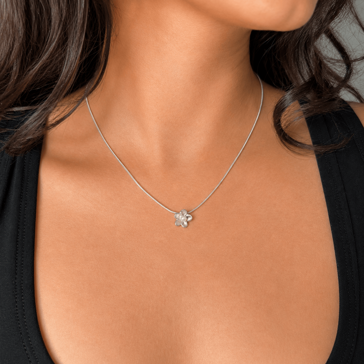 Martina Hamilton 2 Bell Chain Forget Me Not | Sterling Silver and Pearl Pendant Medium