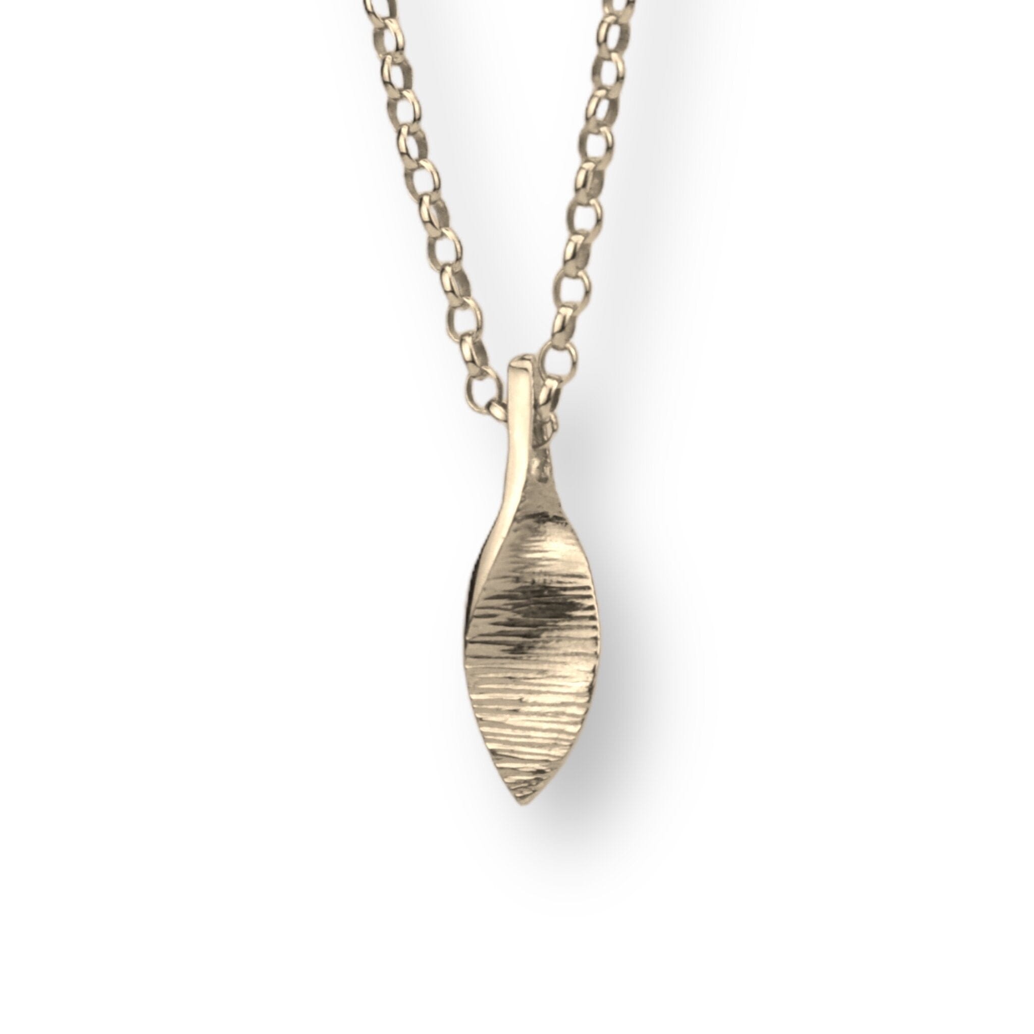 Martina Hamilton Bean Rí | 9ct Solid Gold Pendant Petite