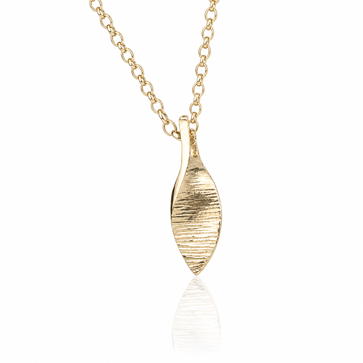 Martina Hamilton Bean Rí | 9ct Solid Gold Pendant Petite