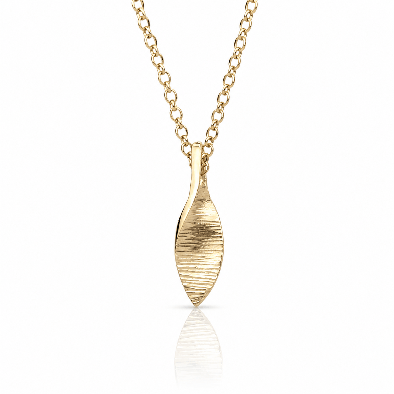 Martina Hamilton Bean Rí | 9ct Solid Gold Pendant Petite