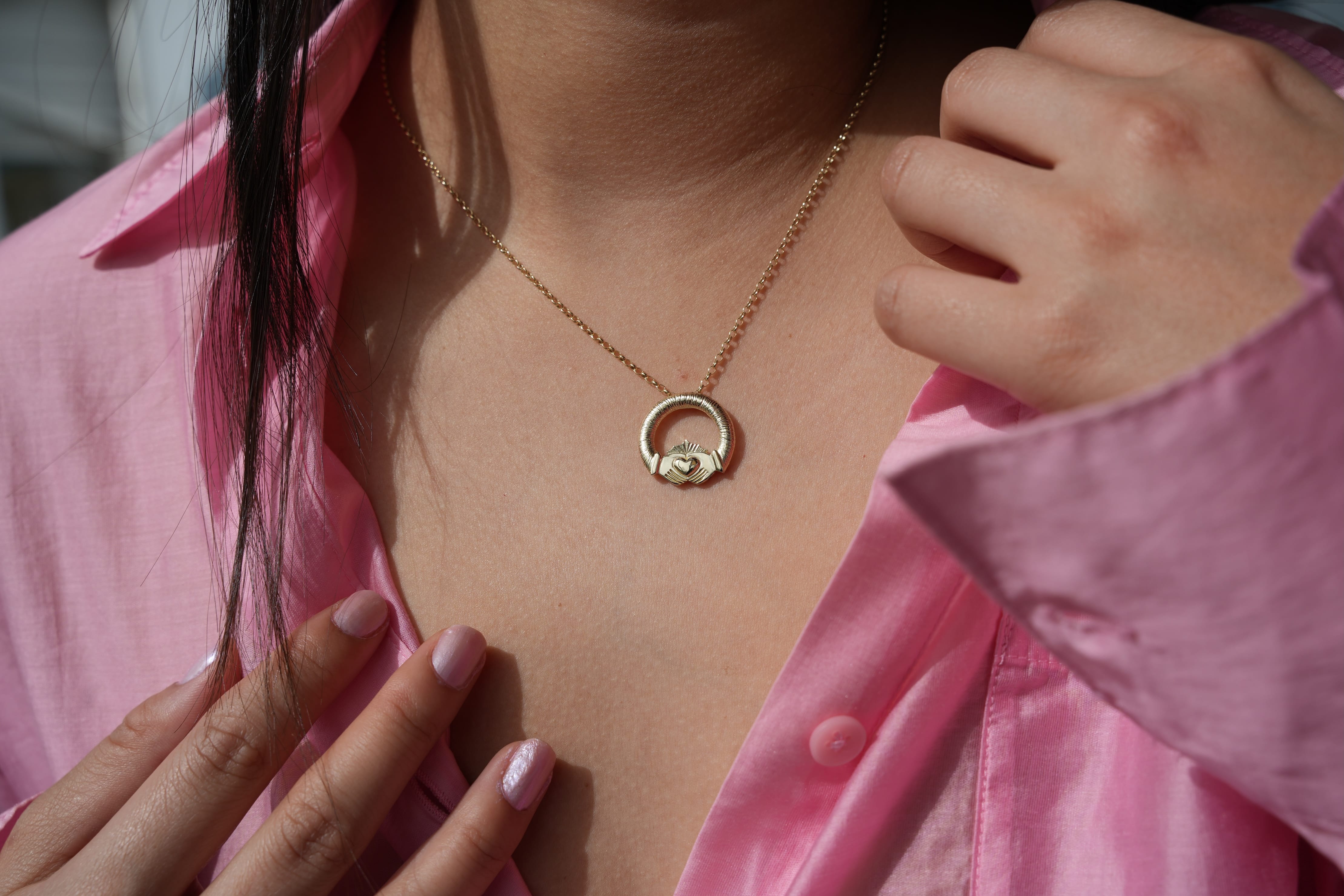Martina Hamilton Ériu | Claddagh Necklace Solid 9ct Gold
