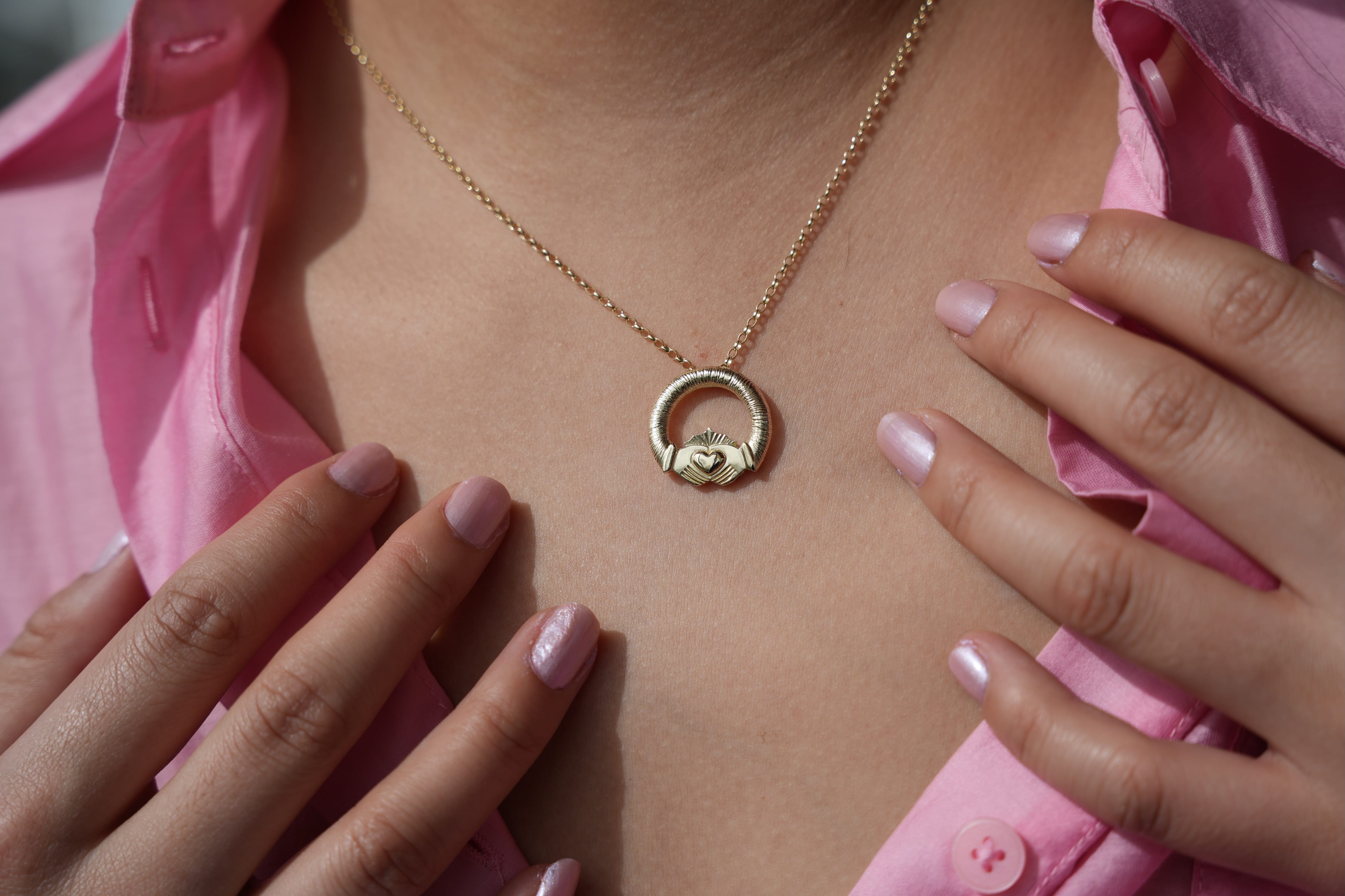 Martina Hamilton Ériu | Claddagh Necklace Solid 9ct Gold