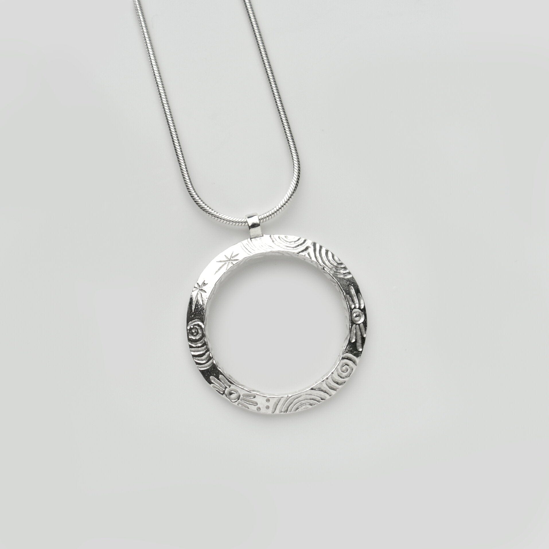 Martina Hamilton Heaven | Sterling Silver Circle Pendant Large
