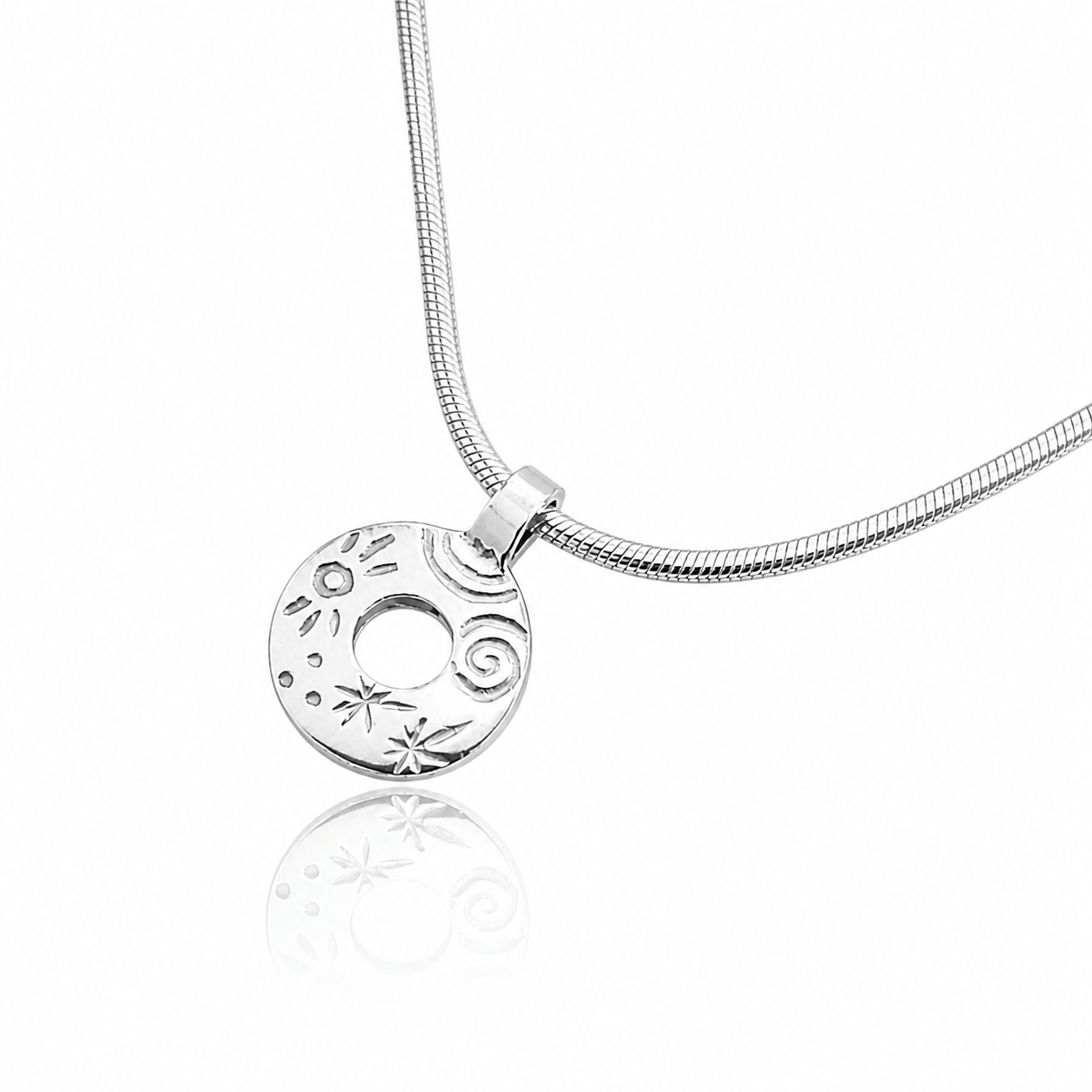 Martina Hamilton Heaven | Sterling Silver Circle Pendant Small