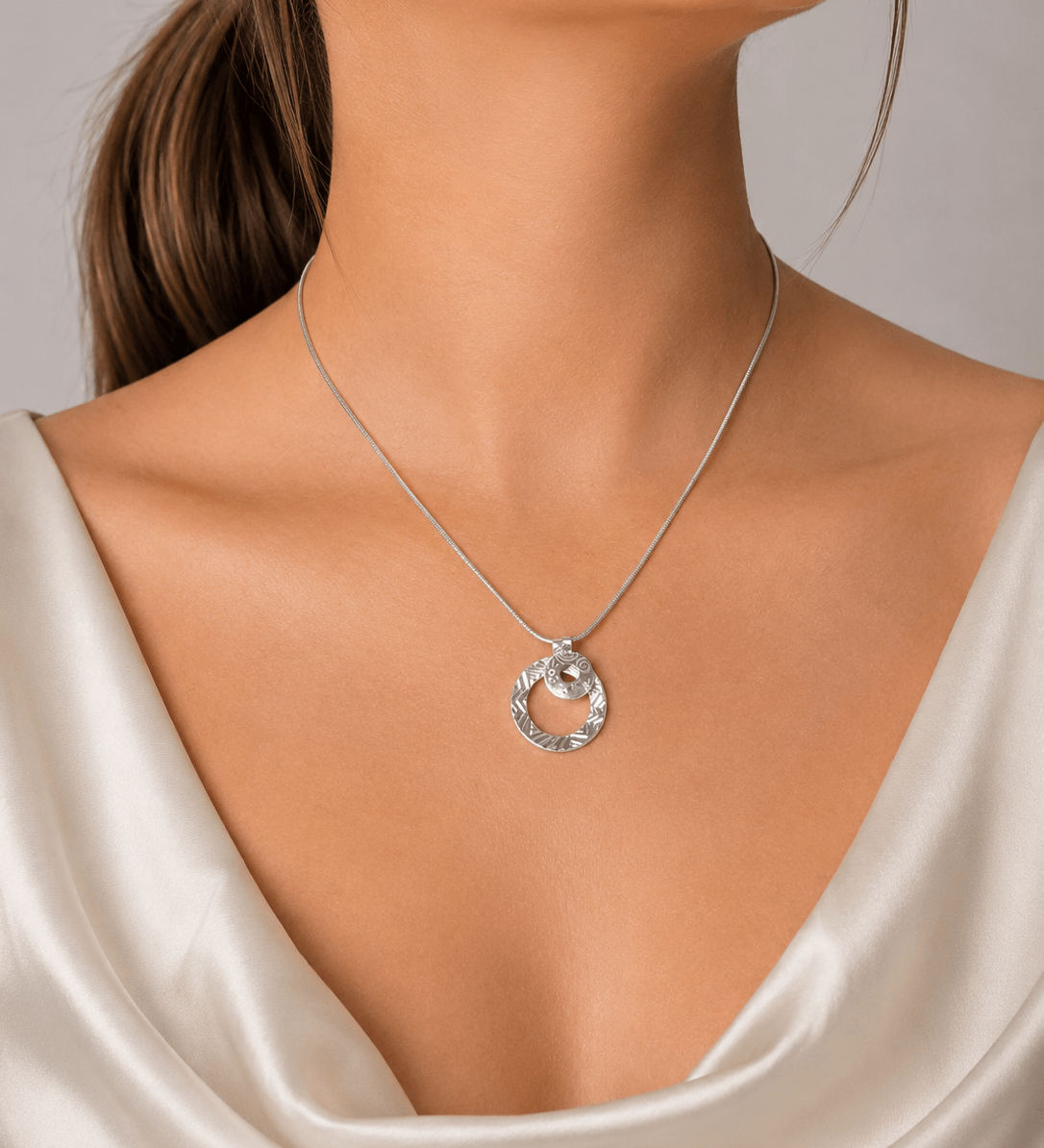 Martina Hamilton Heaven | Sterling Silver Double Circle Pendant Small